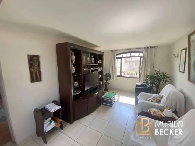 Casa / Sobrado para Venda em Jacareí/SP Jardim Siesta 5 Quartos