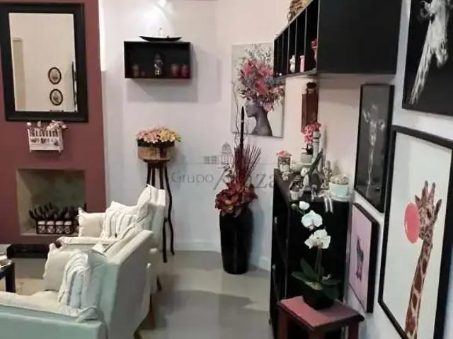 Casa / Sobrado para Venda em Jacareí/SP Jardim Terras de Santa Helena 4 Quartos