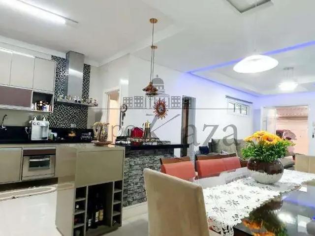 Casa / Sobrado para Venda em Jacareí/SP Loteamento Villa Branca 3 Quartos