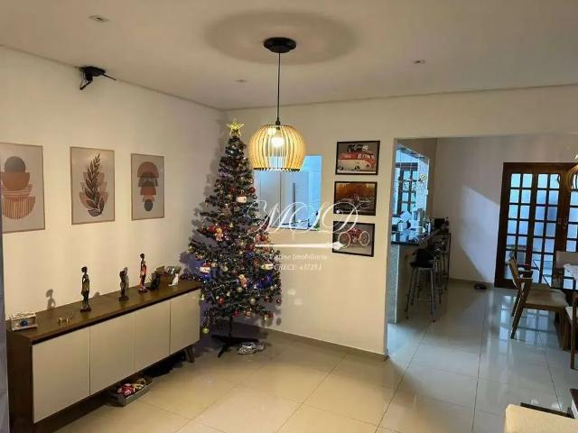 Casa / Sobrado para Venda em Jacareí/SP Loteamento Villa Branca 3 Quartos