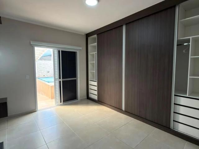 Casa / Sobrado para Venda em Jacareí/SP Loteamento Villa Branca 3 Quartos