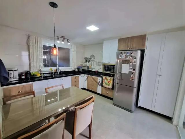 Casa / Sobrado para Venda em Jacareí/SP Loteamento Villa Branca 3 Quartos