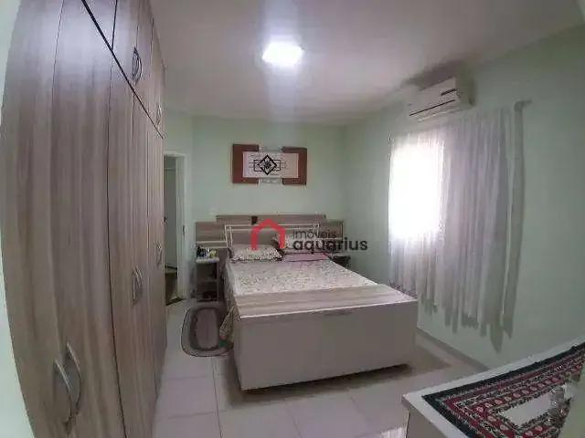 Casa / Sobrado para Venda em Jacareí/SP Loteamento Villa Branca 3 Quartos