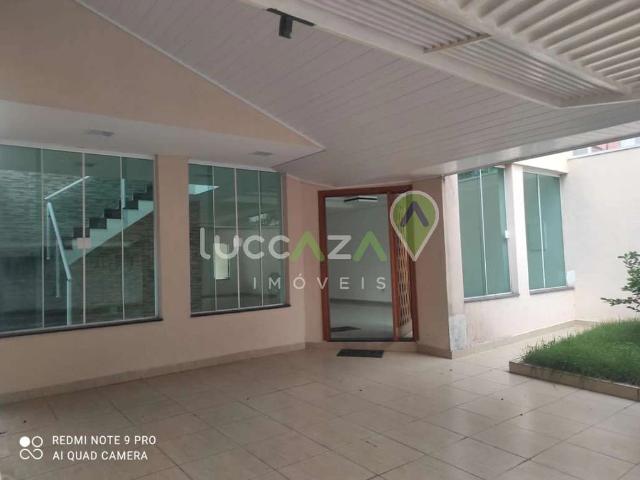 Casa / Sobrado para Venda em Jacareí/SP Loteamento Villa Branca 4 Quartos