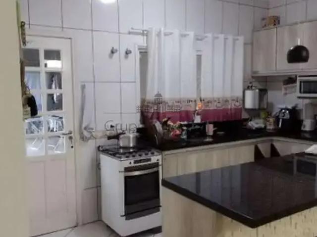Casa / Sobrado para Venda em Jacareí/SP Loteamento Villa Branca 4 Quartos