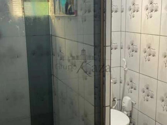Casa / Sobrado para Venda em Jacareí/SP Parque Meia Lua 3 Quartos