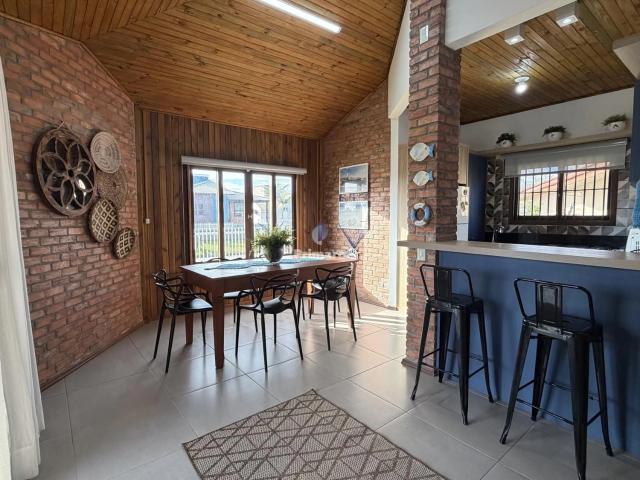 Casa / Sobrado para Venda em Jaguaruna/SC Balneário Esplanada 4 Quartos