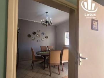 Casa / Sobrado para Venda em Jaguariúna/SP Centro 4 Quartos