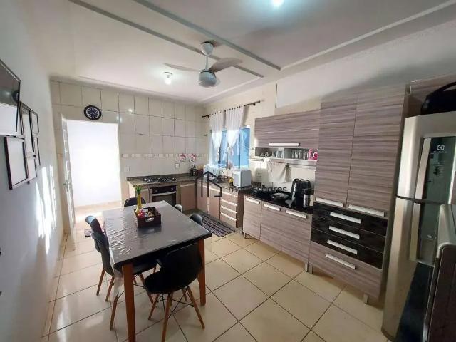 Casa / Sobrado para Venda em Jaguariúna/SP Parque Florianópolis 3 Quartos