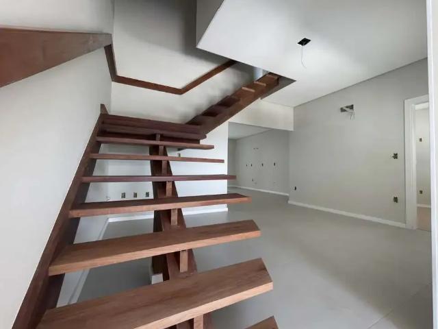 Casa / Sobrado para Venda em Jaraguá do Sul/SC Barra do Rio Cerro 4 Quartos