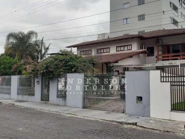 Casa / Sobrado para Venda em Jaraguá do Sul/SC Centro 6 Quartos