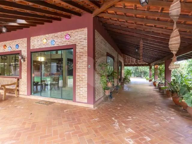Casa / Sobrado para Venda em Jardinópolis/SP Zona Rural 5 Quartos