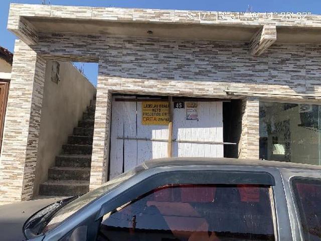 Casa / Sobrado para Venda em Jequitaí/MG Centro 3 Quartos