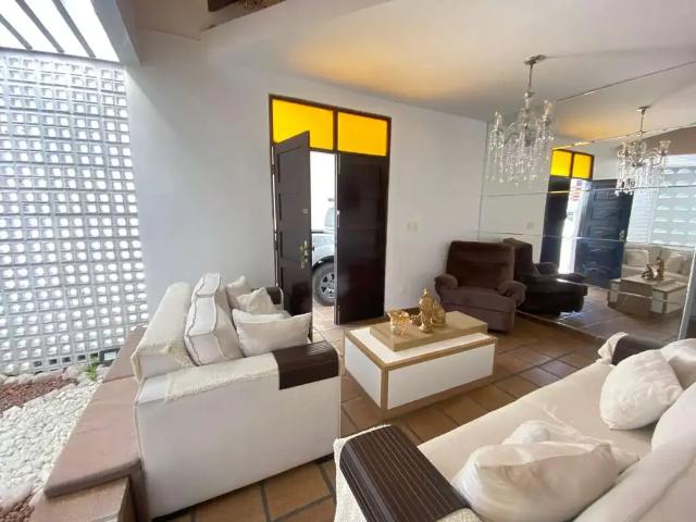 Casa / Sobrado para Venda em João Pessoa/PB Centro 4 Quartos