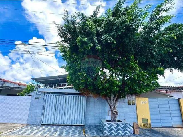 Casa / Sobrado para Venda em João Pessoa/PB Torre 5 Quartos
