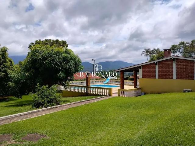 Casa / Sobrado para Venda em Joanópolis/SP Centro 2 Quartos