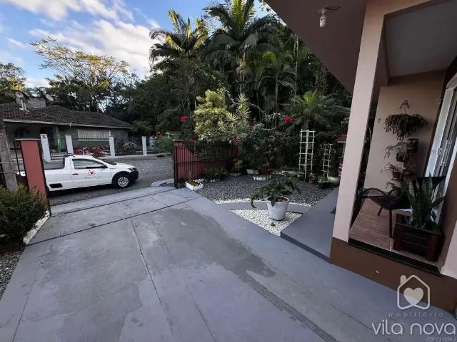 Casa / Sobrado para Venda em Joinville/SC Vila Nova 3 Quartos