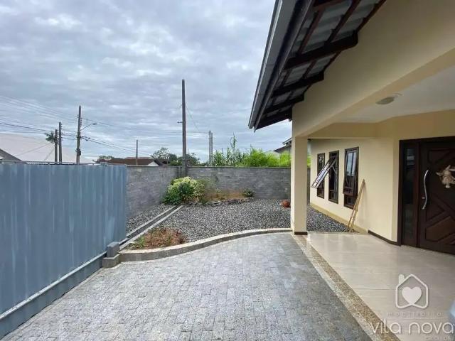 Casa / Sobrado para Venda em Joinville/SC Vila Nova 3 Quartos
