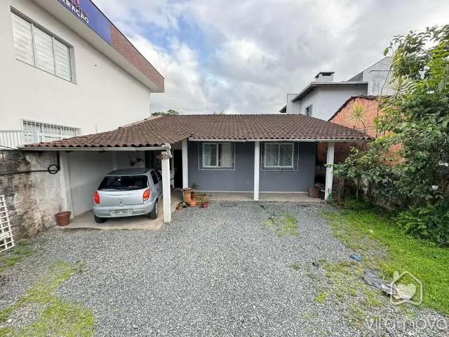 Casa / Sobrado para Venda em Joinville/SC Vila Nova 3 Quartos
