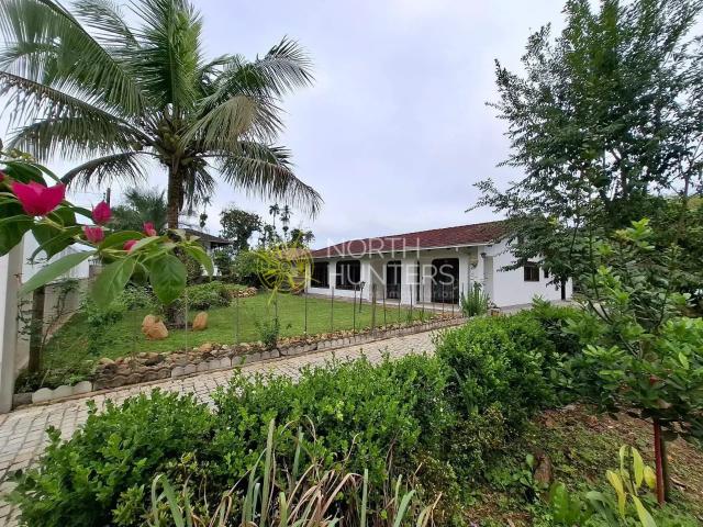 Casa / Sobrado para Venda em Joinville/SC Vila Nova 4 Quartos