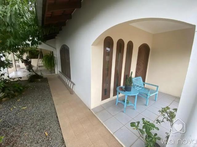 Casa / Sobrado para Venda em Joinville/SC Vila Nova 4 Quartos
