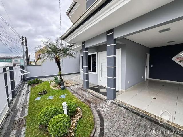 Casa / Sobrado para Venda em Joinville/SC Vila Nova 4 Quartos