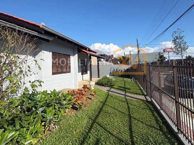 Casa / Sobrado para Venda em Joinville/SC Vila Nova 4 Quartos