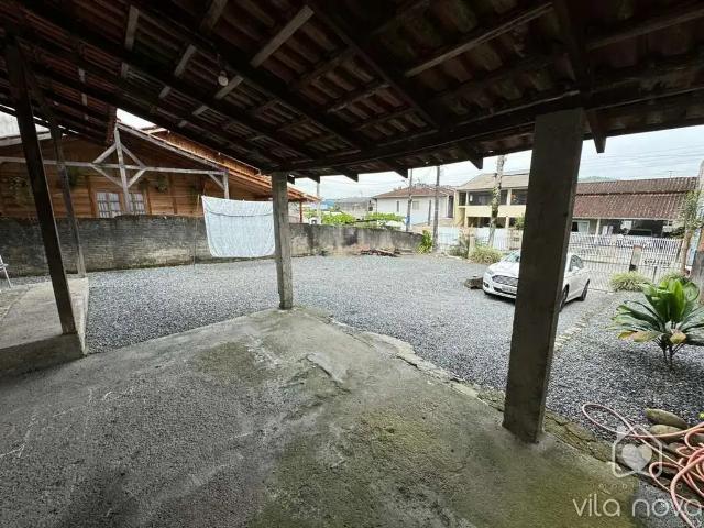 Casa / Sobrado para Venda em Joinville/SC Vila Nova 4 Quartos