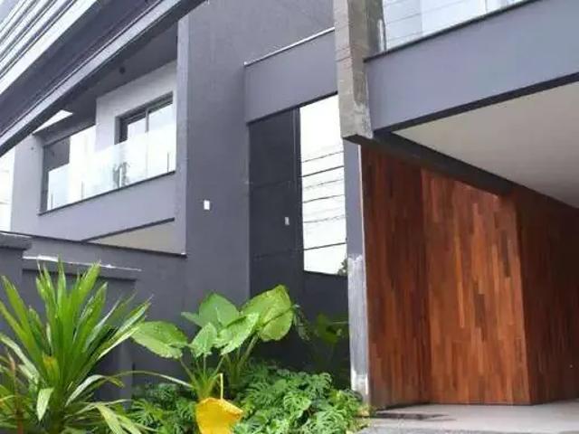 Casa / Sobrado para Venda em Joinville/SC América 3 Quartos