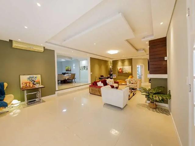 Casa / Sobrado para Venda em Joinville/SC América 5 Quartos