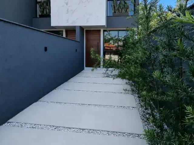 Casa / Sobrado para Venda em Joinville/SC Anita Garibaldi 3 Quartos