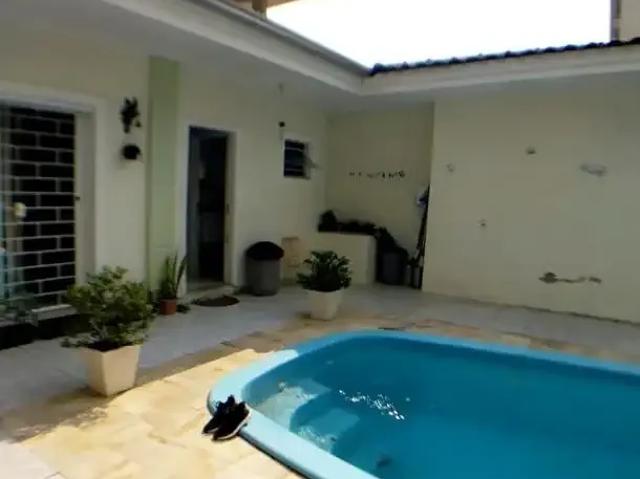 Casa / Sobrado para Venda em Joinville/SC Anita Garibaldi 3 Quartos