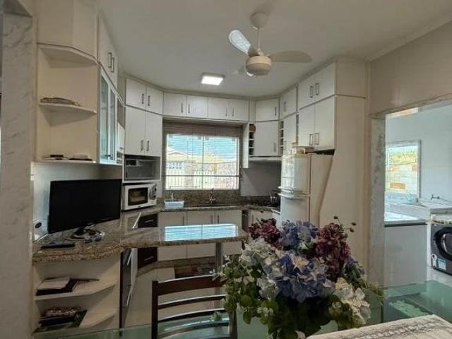 Casa / Sobrado para Venda em Joinville/SC Anita Garibaldi 3 Quartos