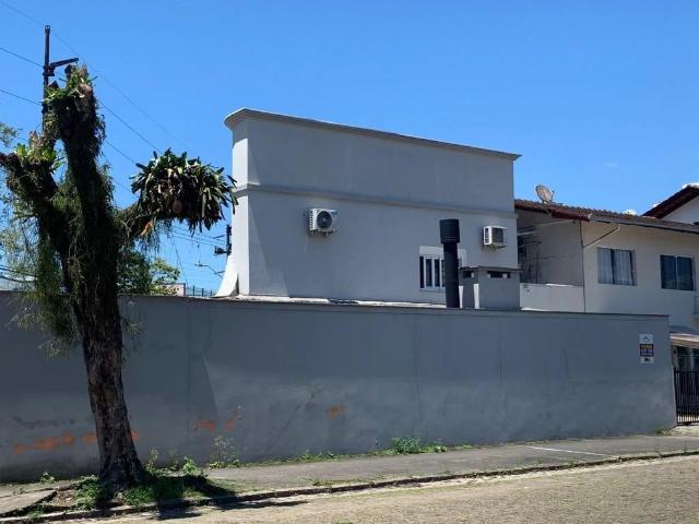 Casa / Sobrado para Venda em Joinville/SC Anita Garibaldi 3 Quartos