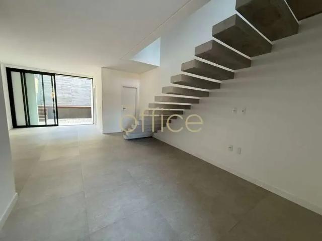 Casa / Sobrado para Venda em Joinville/SC Anita Garibaldi 3 Quartos