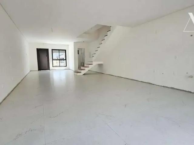Casa / Sobrado para Venda em Joinville/SC Anita Garibaldi 3 Quartos