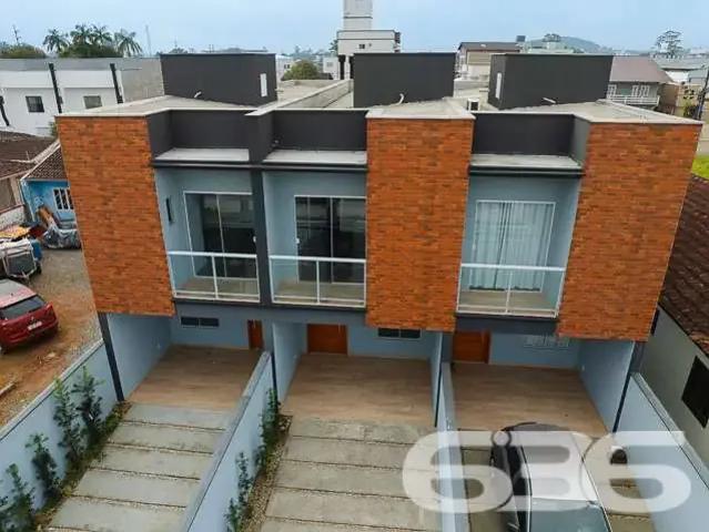 Casa / Sobrado para Venda em Joinville/SC Anita Garibaldi 3 Quartos