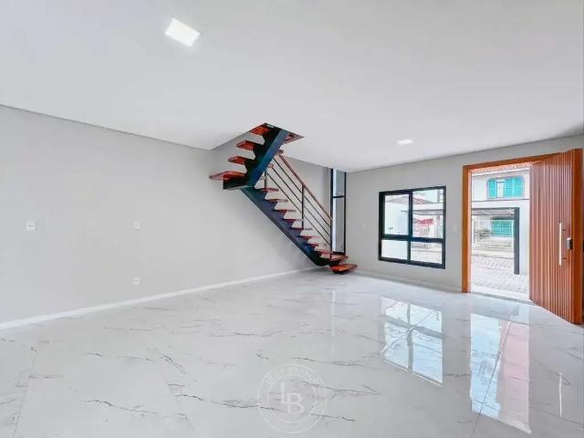 Casa / Sobrado para Venda em Joinville/SC Anita Garibaldi 3 Quartos