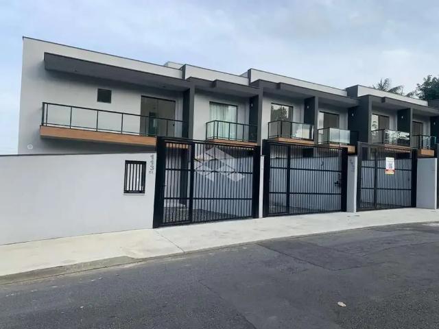Casa / Sobrado para Venda em Joinville/SC Anita Garibaldi 2 Quartos