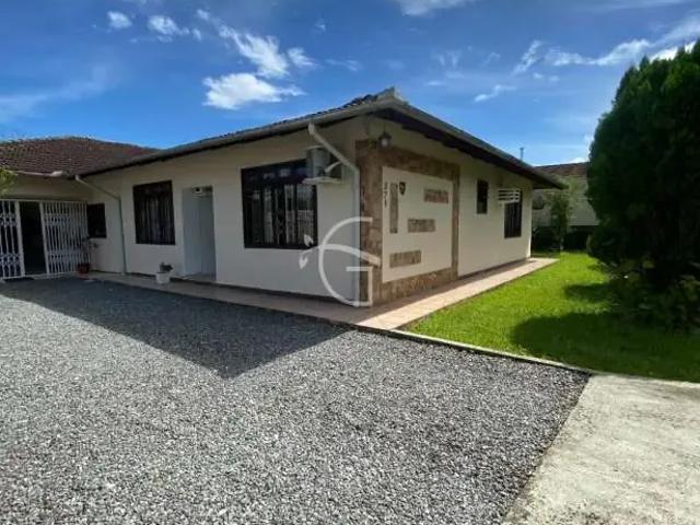 Casa / Sobrado para Venda em Joinville/SC Anita Garibaldi 5 Quartos