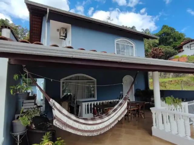 Casa / Sobrado para Venda em Joinville/SC Atiradores 3 Quartos