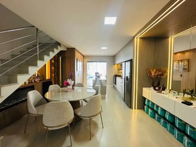 Casa / Sobrado para Venda em Joinville/SC Atiradores 3 Quartos