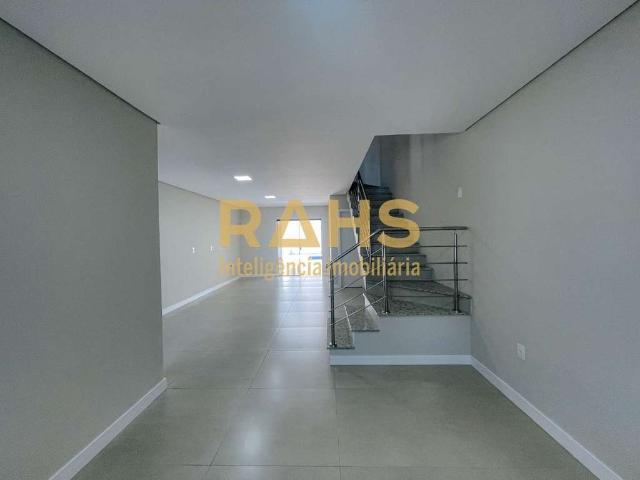 Casa / Sobrado para Venda em Joinville/SC Atiradores 3 Quartos