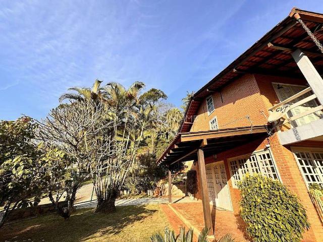 Casa / Sobrado para Venda em Joinville/SC Atiradores 4 Quartos
