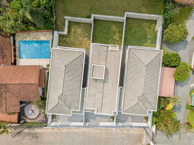 Casa / Sobrado para Venda em Joinville/SC Atiradores 4 Quartos