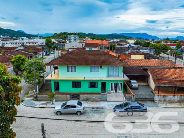 Casa / Sobrado para Venda em Joinville/SC Aventureiro 6 Quartos