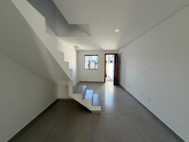 Casa / Sobrado para Venda em Joinville/SC Aventureiro 2 Quartos