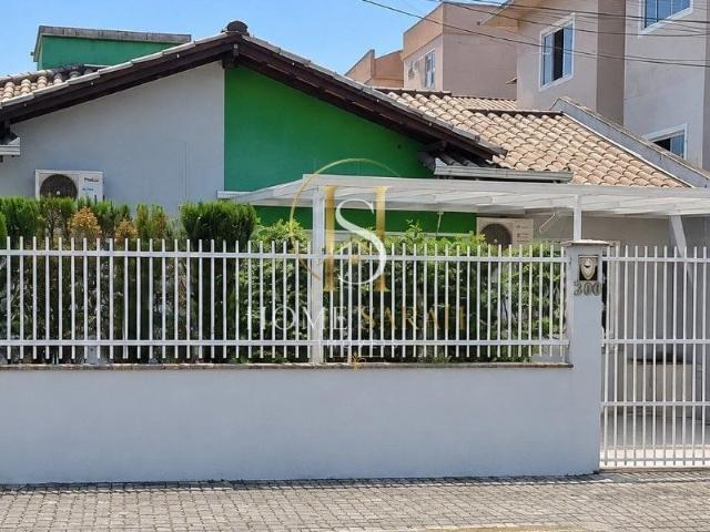 Casa / Sobrado para Venda em Joinville/SC Aventureiro 3 Quartos