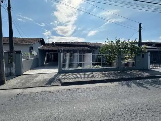 Casa / Sobrado para Venda em Joinville/SC Aventureiro 3 Quartos