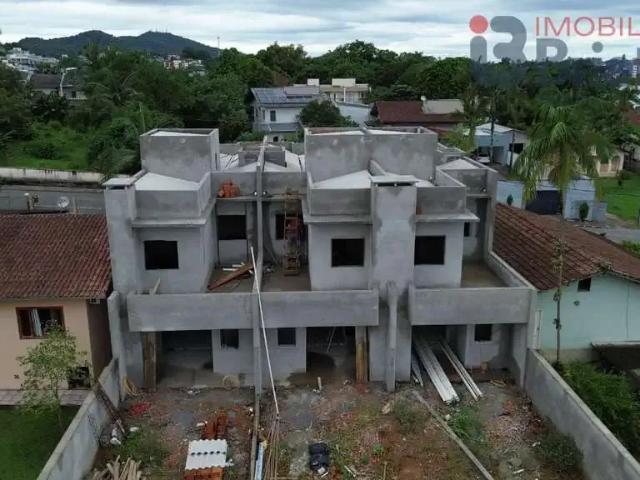 Casa / Sobrado para Venda em Joinville/SC Bom Retiro 2 Quartos